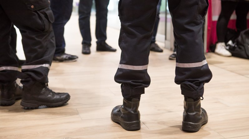 The guards are also included in the political strike on Wednesday