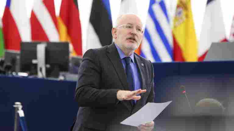 Kommissionär Timmermans: Mot klokare reglering och skydd av anställda