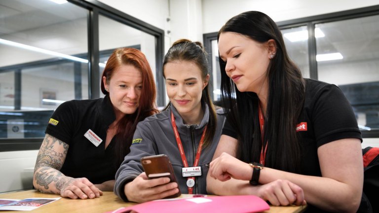 Employees at the Motonet in Hämeenlinna are taking the working life questionnaire – what about your workplace?