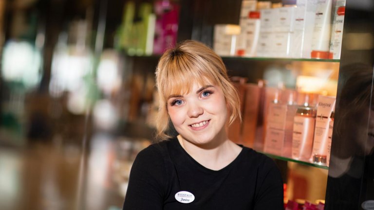 Nya medlemmen Janina Leppänen: Frisören har förbluffande många arbetsuppgifter