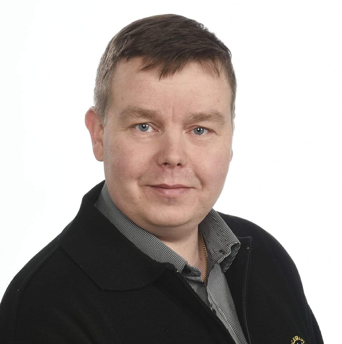 Huvudförtroendeman Ari Isosalo anser att det är mer än enkelt att säga upp arbetstagare i Finland.
