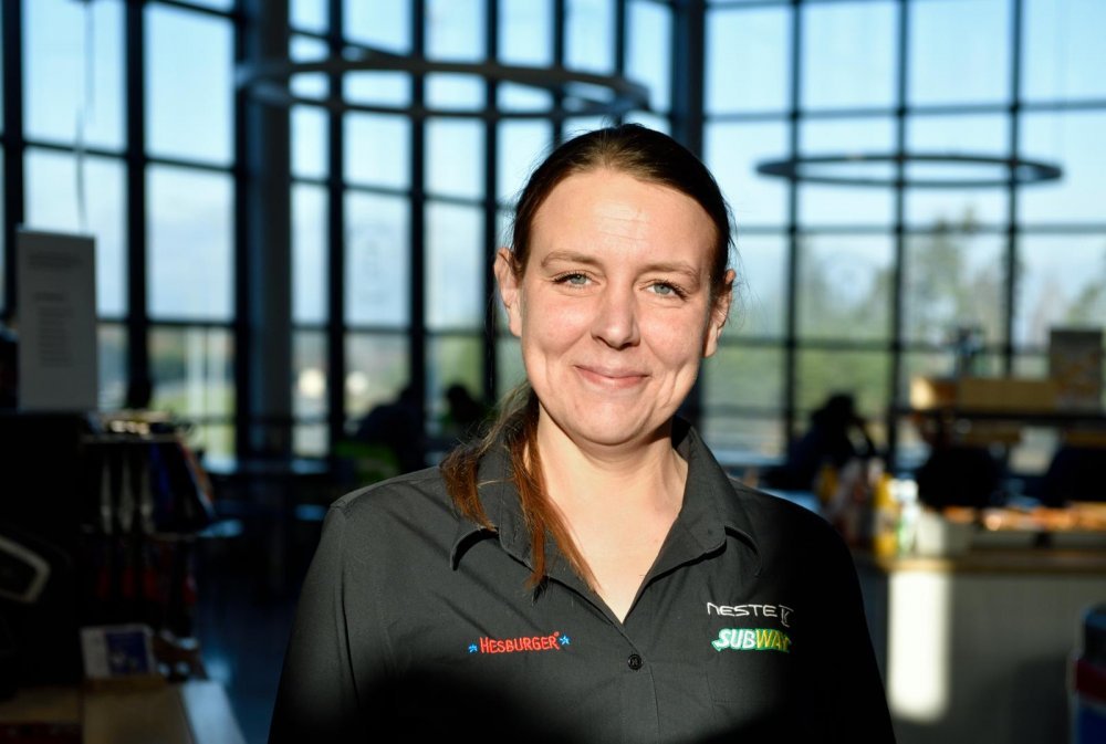 Elise Jarho, head shop steward at Linnatuuli, is taken by the support of her coworkers. “Without our employees I wouldn’t be in this role”, she says. Photo: Harri Nurminen
