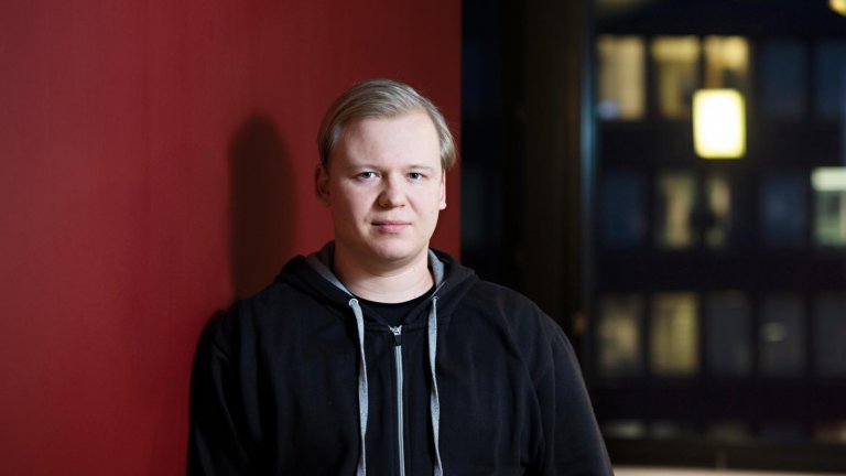 Aleksi Pakarinen hoppas att förhandlingarna leder till att extra timmarna enligt konkurrenskraftsavtalet slopas och att det tas fram regler för användningen av extern arbetskraft