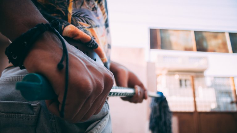 Österbottens tingsrätt: fem städare med utländsk bakgrund ska ersättas för ogrundat upphävande av arbetsavtal