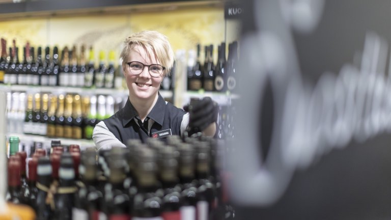 ”Det är bra och stimulerande att kunna arbeta i flera butiker”, säger nya PAM-medlemmen Susanna Lätti