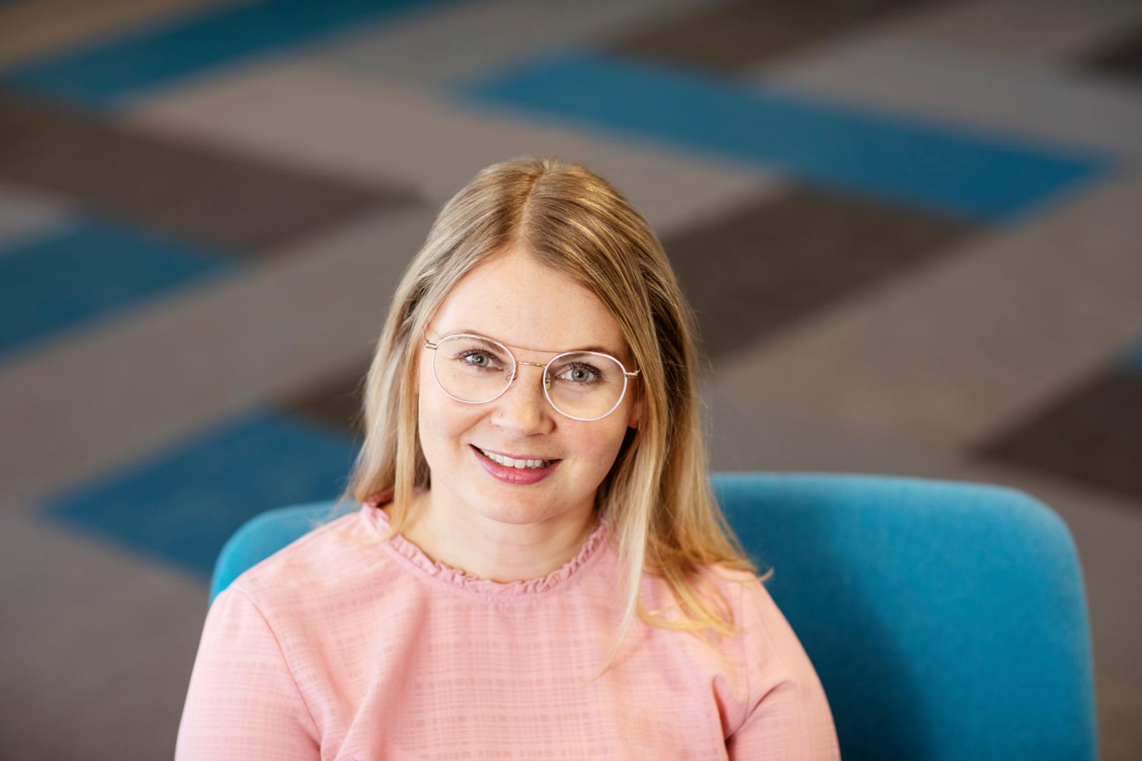 “Weekly group meetings do offer a good place to learn and get peer support for learning the language”, says PAM’s Educational planner Jenni Pihlaste. Photo: Heli Sorjonen.