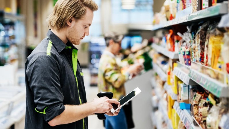Intense negotiations in the commercial and facilities services sectors – more agreements expiring at the end of this month