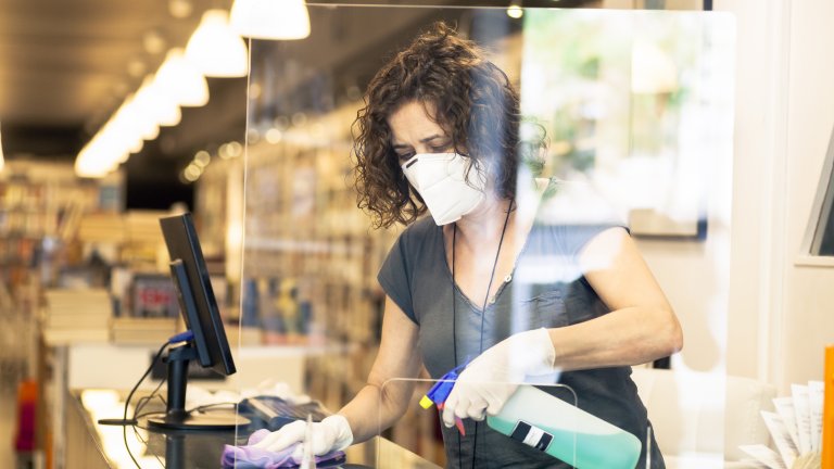 FFC-utredning: Coronaviruset har särskilt drabbat kvinnor i arbetaryrken