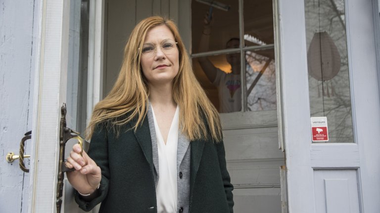 How can municipalities avoid exploitation of foreign cleaners in their public procurement contracts?