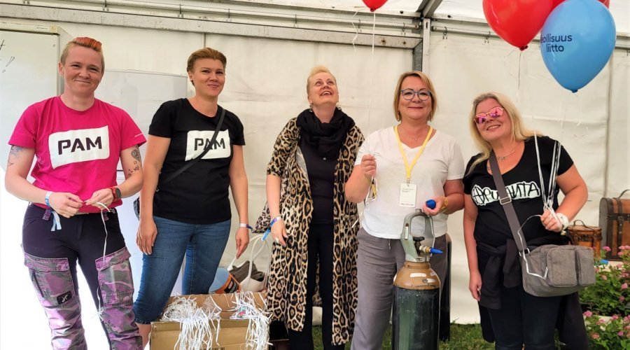 PAM deltog i Työväen Musiikkitapahtuma tillsammans med FFC och fackförbundens gemensamma AY-olkkari (ungefär 