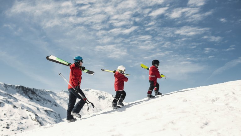 You can now apply for the winter and spring Holiday Club timeshares!