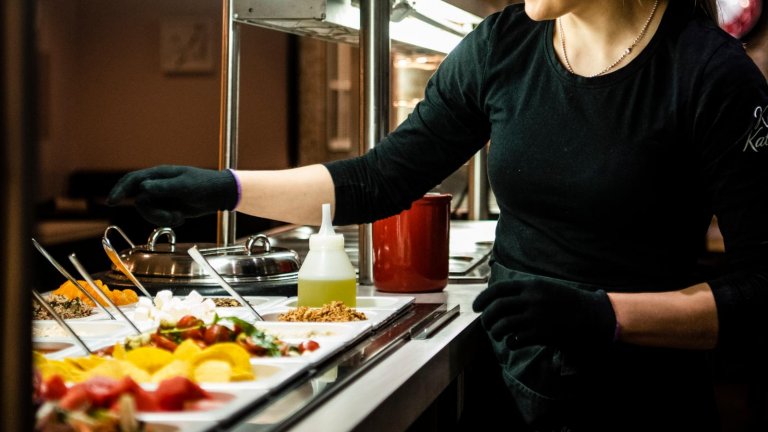 Restaurants to close until the end of May – takeout and staff cafeterias allowed