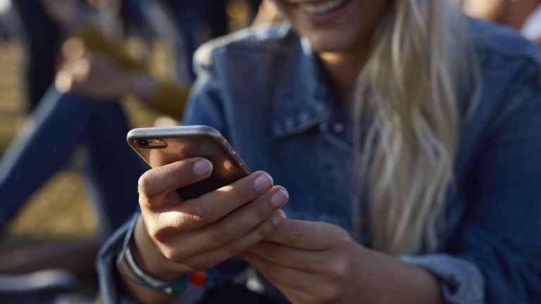 A telephone robot will call graduated student members on Wednesday 3 June